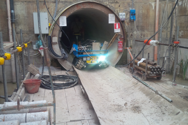 Rupsvoertuig voor Tunnelbouw